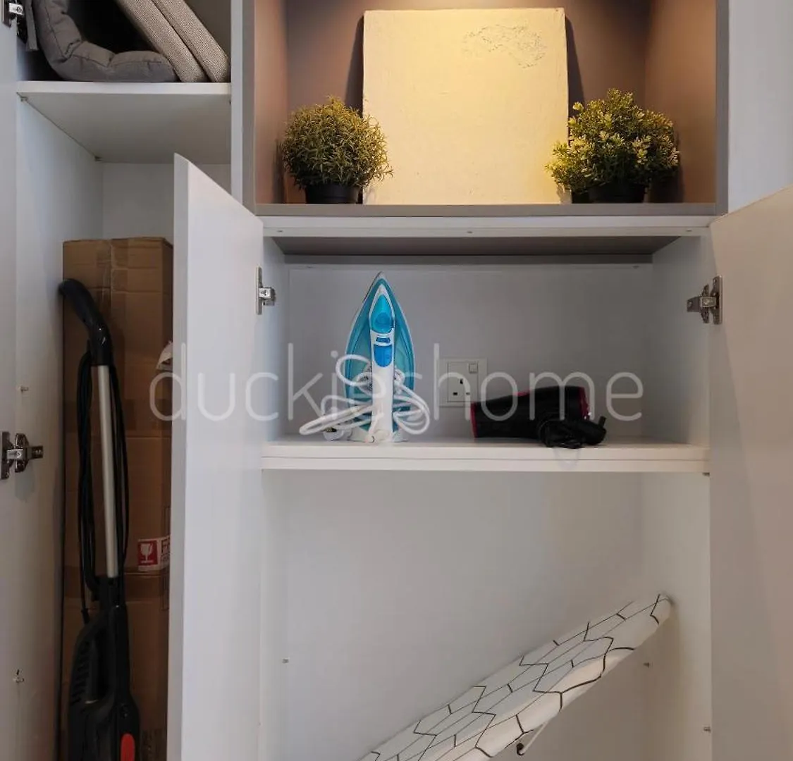 Millerz Square Family Rooms, By Twofive Kuala Lumpur Apartment